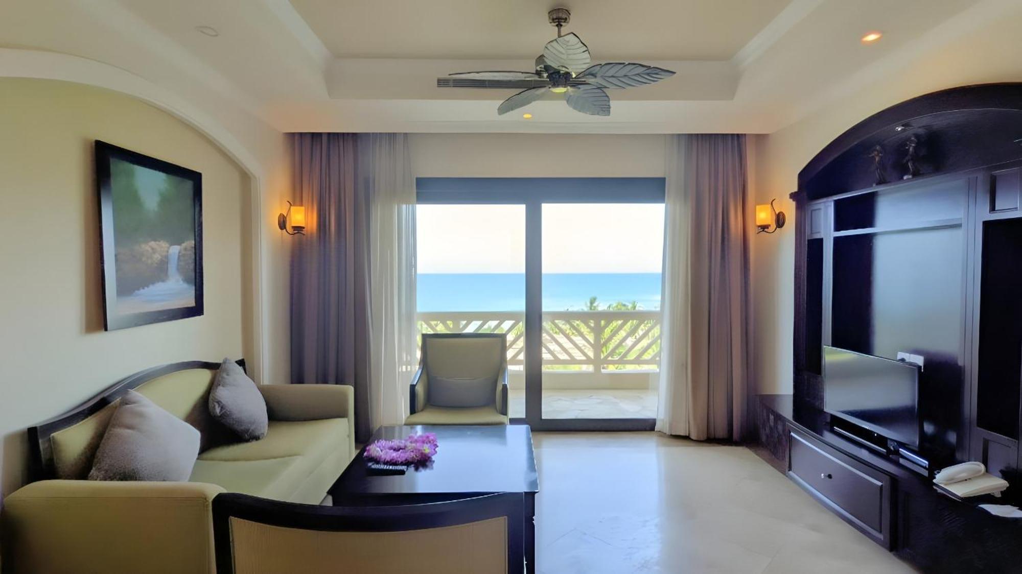 Olalani Resort & Condotel Da Nang Bagian luar foto